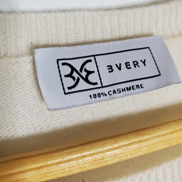 3very 100% Cashmere beige ribbed long sleeve sweater Size Large - Picture 6 of 8